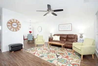 Image de Medi-Park Retreat - Cheerful 2 Bd near Hospitals!