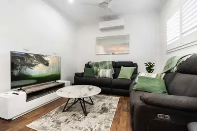 Image de Byng Cottage - Close to town - Neat & Tidy