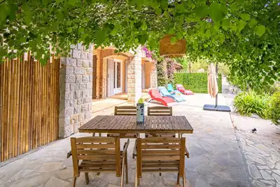 Image de Coquet et calme bas de villa 3 pieces dans un écrin de verdure