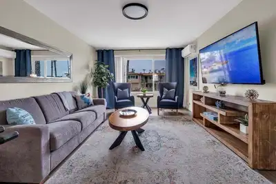 Image de Sun, Sand & Serenity | Tower 9 Stay Across from the Beach