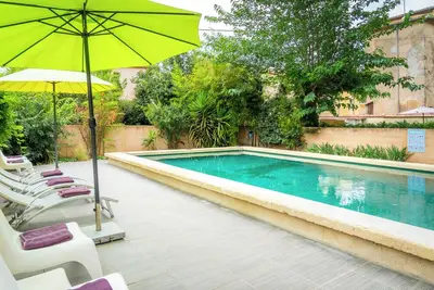 Image de Appartement spacieux avec piscine dans un couvent historique à Pézenas - Octopus