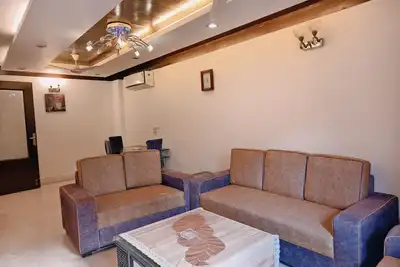 Image de 3bhk Apartment in Greater Kailash-1, M Block Market by HostMyStay