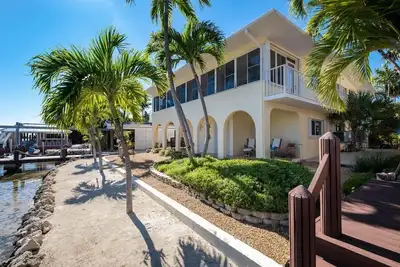 Image de Fabulous Island Getaway! Easy access to Florida Bay, Private Beach, Elevator