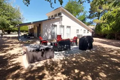 Image de Javelina Haven Guest House is a very safe and secluded area.