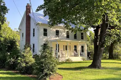 Image de Classic Columbia County Farmhouse