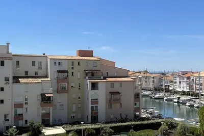 Image de Appartement T2 dans résidence privée avec piscine à 2 minutes de la plage!