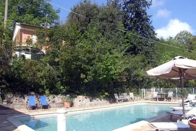 Image de Spacious Flat with gazebo, barbecue, shared pool, Wi-Fi, quiet location.