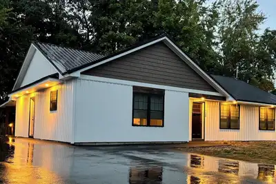 Image de 3 Bd/ 2 Bath Riverview with Hot Tub
