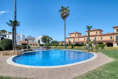 Image de Port Pals : Première ligne mer, appartement avec piscine communautaire