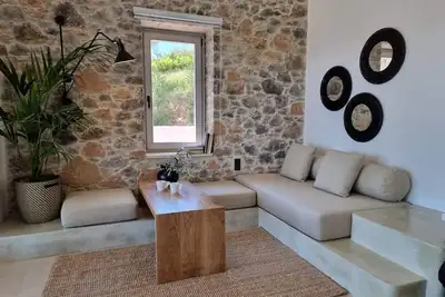 Image de Stone build Suite with private small pool