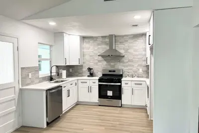 Image de New! Stay and Play in our Bungalow!