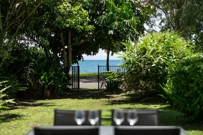 Image de Clifton Beach Waterfront 2br Stylish Home