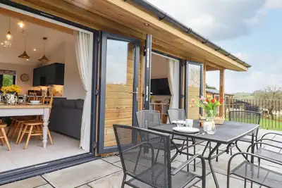 Image de Woodpecker Lodge, pet friendly, with a garden in Butterleigh
