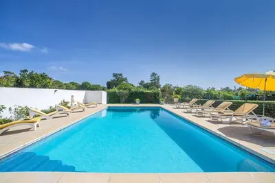 Image de Agréable appartement pour 4 personnes avec piscine, Wifi, Tv, terrasse et parking