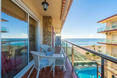 Image de Appartement familial avec piscine à 50min Bcn
