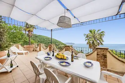 Image de Beautiful Apt With Seaview Terrace, Pisciotta, Italy