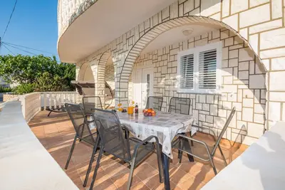 Appartement de quatre chambres avec la terrasse Vir (A-20971-a)