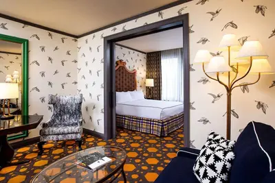 Image de City Escape in the Heart of Downtown! Pet-friendly Property, Onsite Parking!