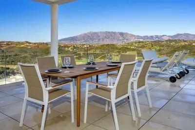 Image de Panoramic terrace w/pool by Costarentals - Ref 192