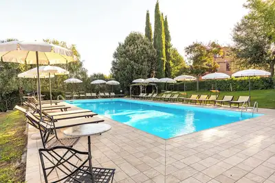 Image de Agritourisme \"Il Greppo Fragolino\" avec piscine et jardin partagés