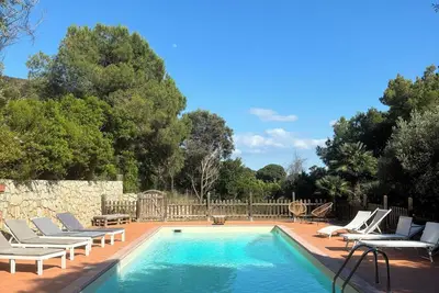 Image de Villa with swimming pool nestled in the National Park
