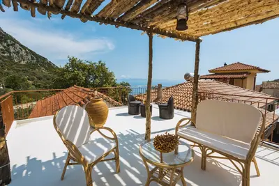 Romantic authentic villa w/hot tub __ unesco heritage__30 minutes from the beach