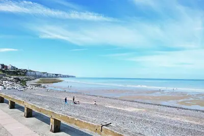 Image de Ag45 - La tranquillité bleu. . Maison avec jardin, terrasse