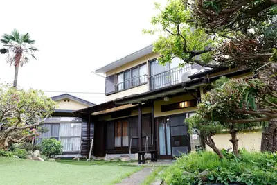 Image de 5Min to the sea & station! Comfortable hideaway with a dedicated Bbq area.