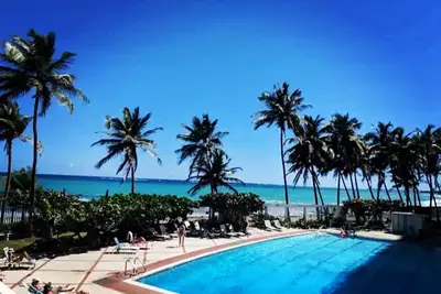 Image de Blue Paradise: Modern Apartment steps away from beach in center of Condado!