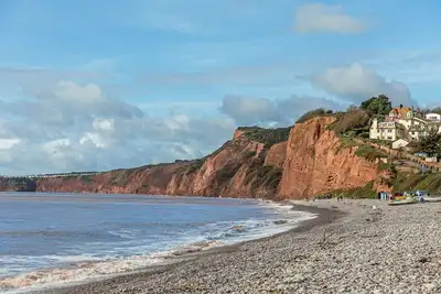 Image de The Pink House -  a house that sleeps 6 guests  in 3 bedrooms