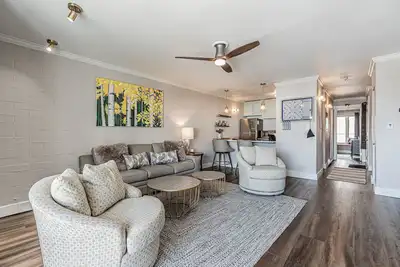 Image de Wild Blue Vue | Stylish 1br Retreat Steps from the Gondola | Sleeps 4!