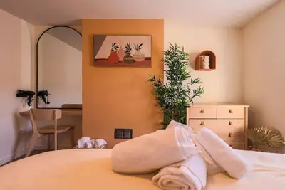 Image de Afton 'for a trendy stay near the city'