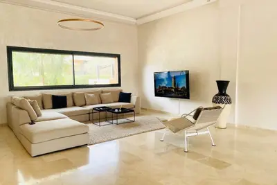 Image de Modern villa with private pool