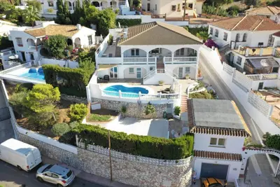 Image de Villa Los Pajaritos – Spacious 5-Bedroom Retreat with Heated Pool in Mijas - by Mediterra Rentals