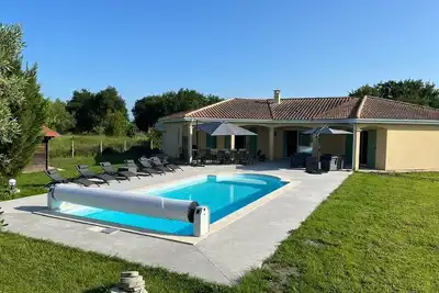 Image de amathée jolie maison au calme avec piscine