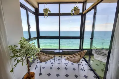 Image de Beautifully furnished seafront 4 bedrooms Goslm4