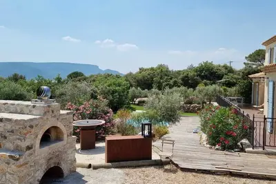 Image de Villa Familiale Typiquement Provençale, au Calme, à 20 min D'aix