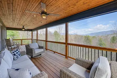 Image de Smoky Mountain Cabin Rental: Game Room, Fire Pit!