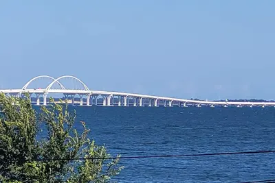 Image de Welcome to the Seville Sunrise. Walkable with amazing views of Pensacola Bay.