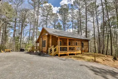 Image de Owl's Roost - 2br, Hot Tub, Firepit, Dog Friendly/ Minimum Age Requirement of 2