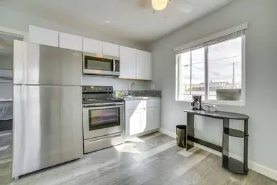 Image de Renovated Hawthorne Apartment By Museums & Dining!