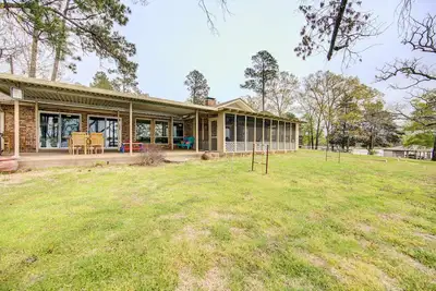 Image de Mineola Lake House w/ Dock & Fire Pit!