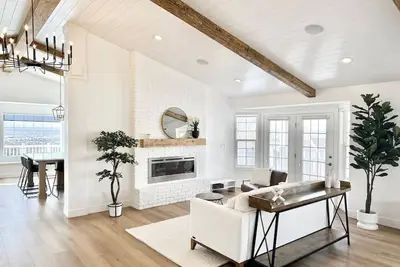 Image de Luxury Retreat with Spectacular Views