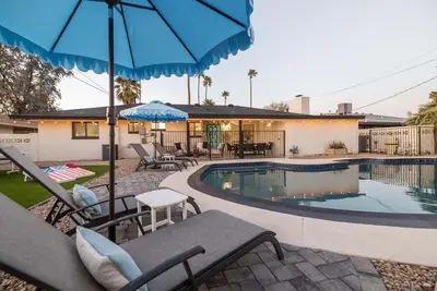 Image de Urban Asu Dreamland with Heated Pool and 3 Baths!