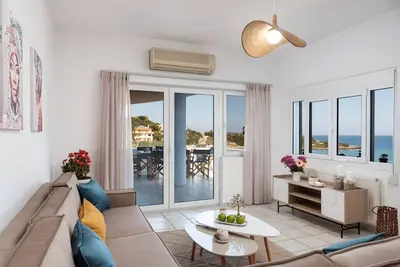 Image de One step from the beach with breathtaking sea view and free parking