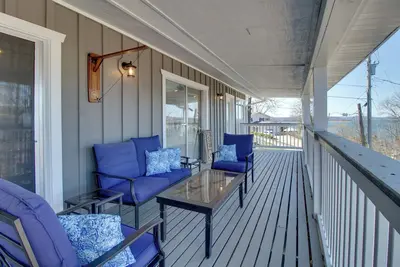 Image de Beautiful Lakeview Home: Near Bull Shoals Lake!