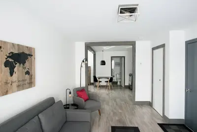 Image de Loft avec un lit + divan-lit (Le Court-toit)