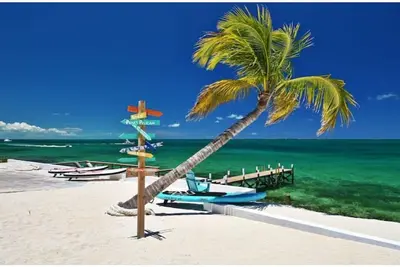 Image de Private Oceanfront, beach, dock and Hottub