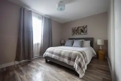 Image de Appartement de deux chambres à coucher + divan-lit (Le Court-toit)