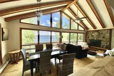 Image de Lake Home with a spacious 1+ acre lot on Big Birch Lake
